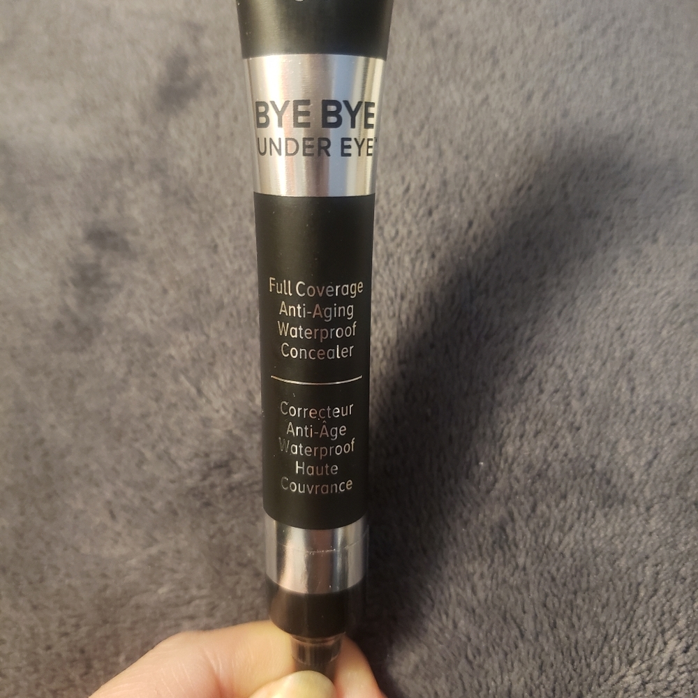 It cosmetics bye bye under eye concealer